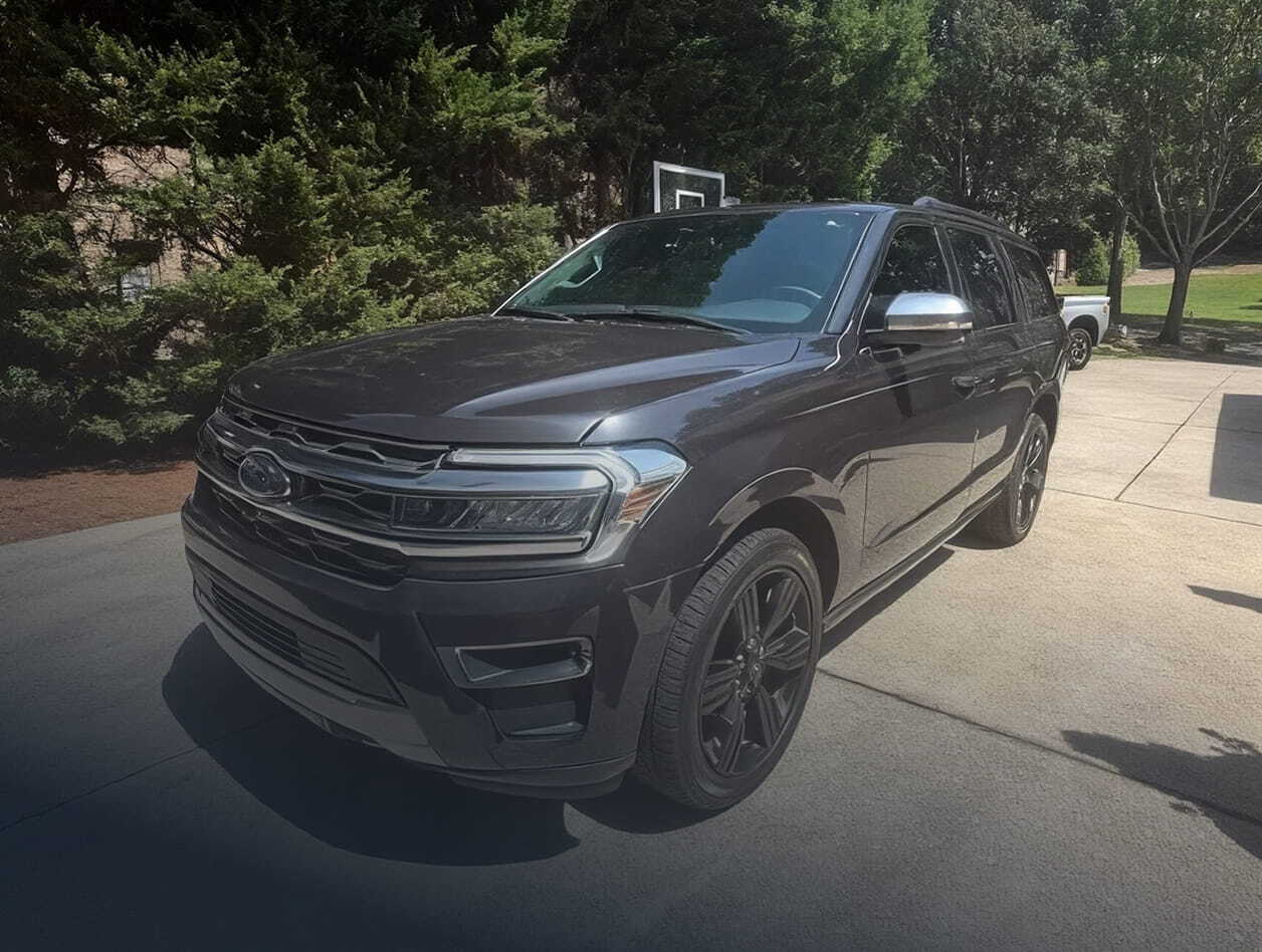 2024-ford-expedition-highlight-car